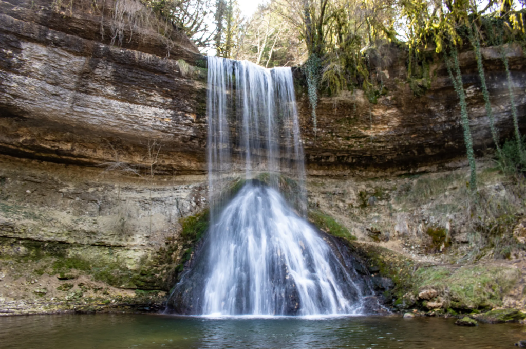 Cascade Tufi re De La Combe Dortan Dans L Ain Haut Bugey Tourisme cascade-tufi-re-de-la-combe-dortan-dans-l-ain-haut-bugey-tourisme