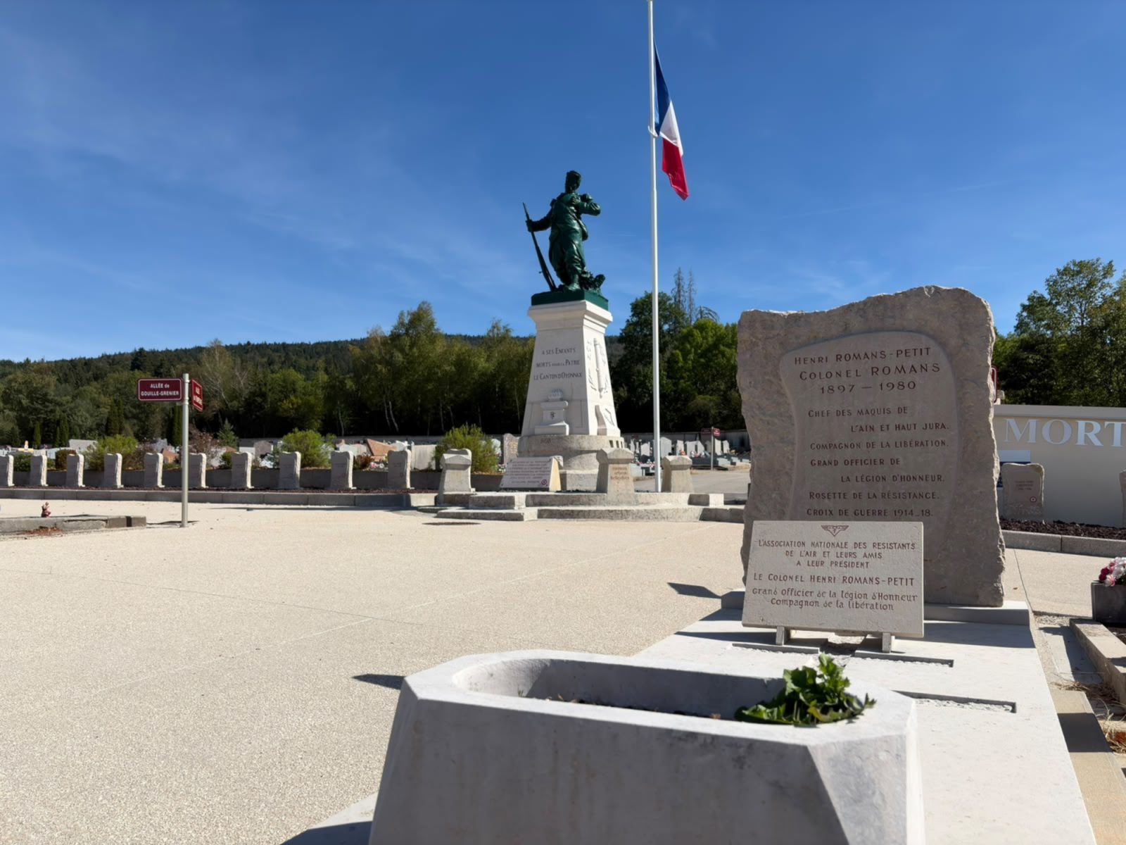 Visite guidée : sur les traces de la Seconde Guerre mondiale au nouveau cimetière d’Oyonnax